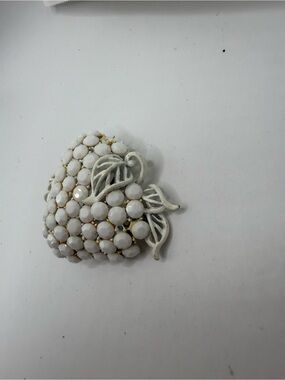 White Heart Cluster Brooch with Leaf Accents